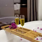 Aloha And 3* Avlonya
