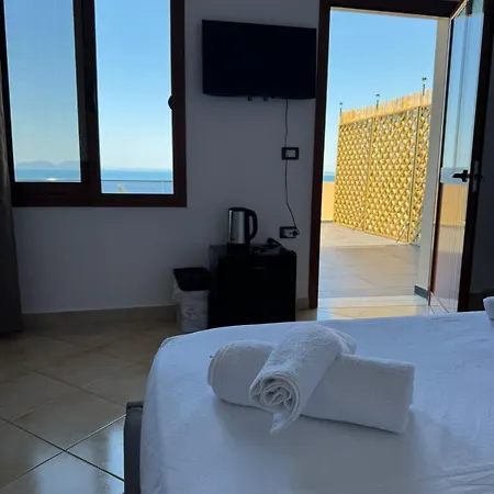 Aloha And Casa de hóspedes 3*